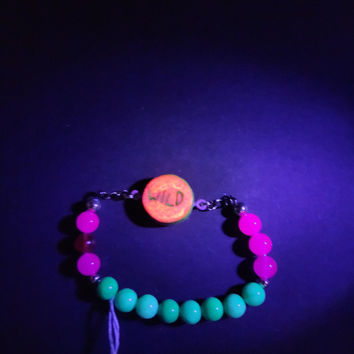 Wild flower bracelet with charm M/L *Glows in blacklight/UV*