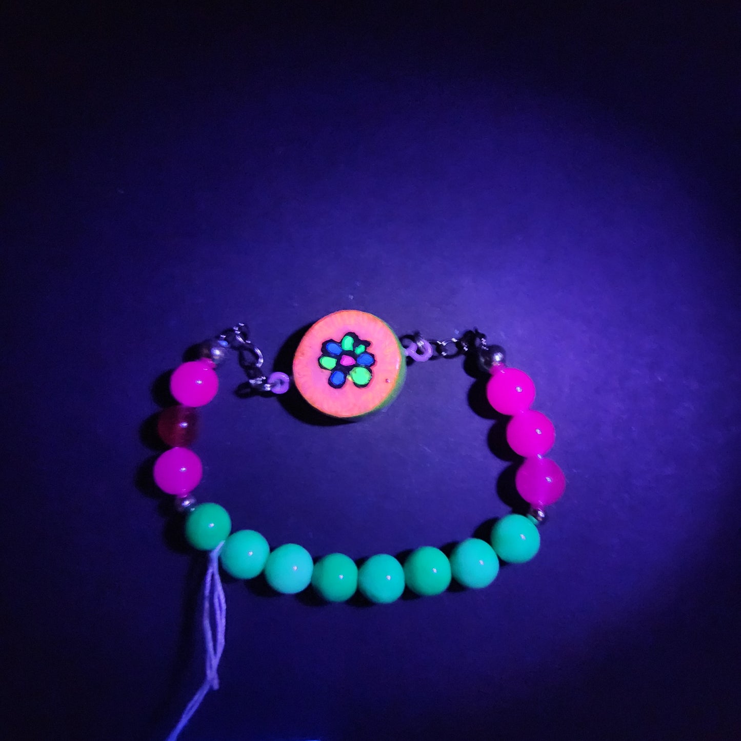 Wild flower bracelet with charm M/L *Glows in blacklight/UV*
