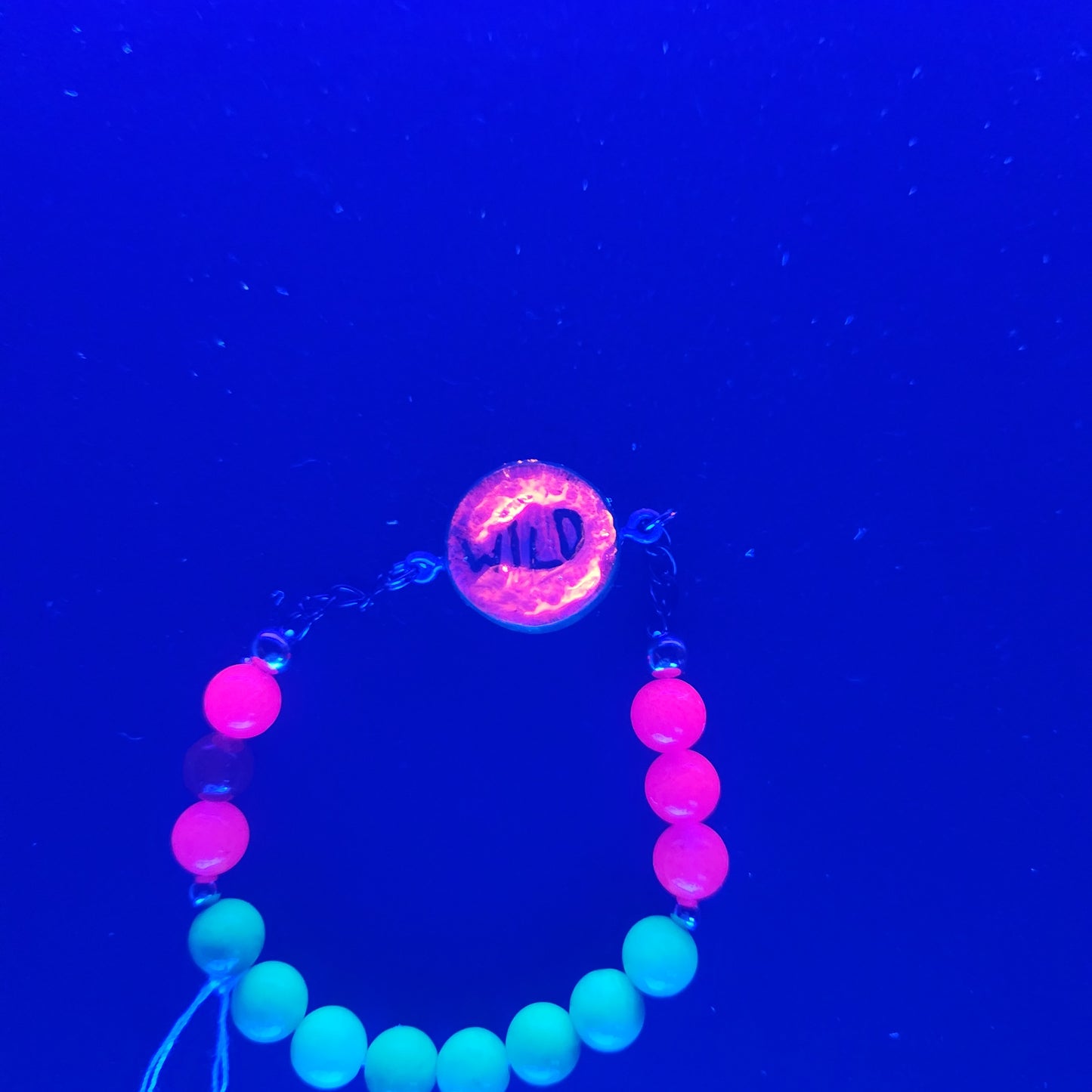 Wild flower bracelet with charm M/L *Glows in blacklight/UV*