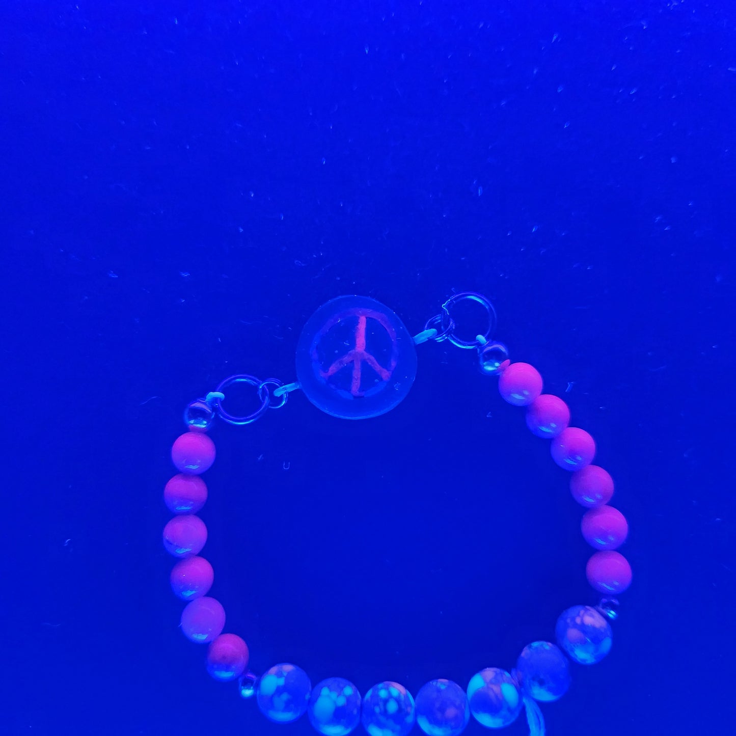 Peace bracelet with charm M//L*Glows in blacklight/UV*