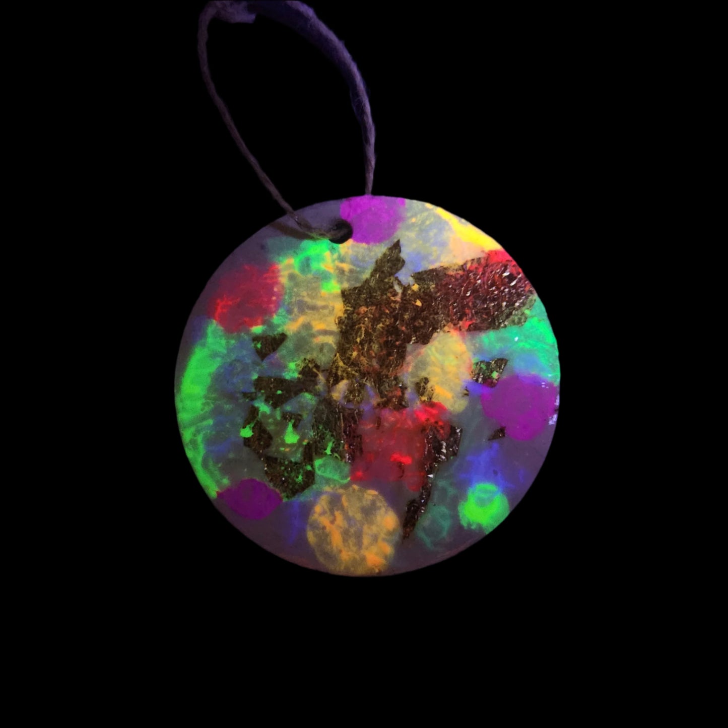 Multi-coloured decor disk *Glows with UV/Blacklight*