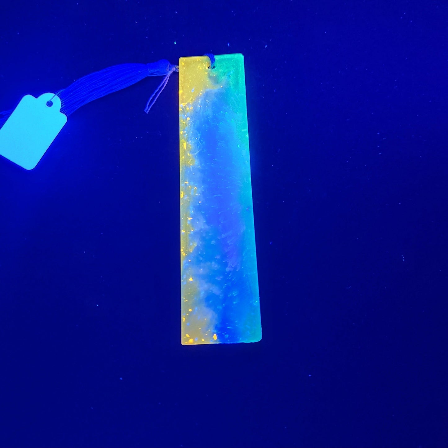 Bookmark *Glows in blacklight/UV and glows in dark*